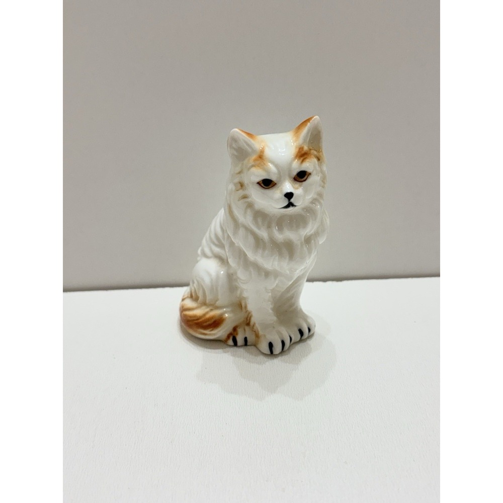 Bone China‎ White Persian Cat Figurine  In Excellent Condition